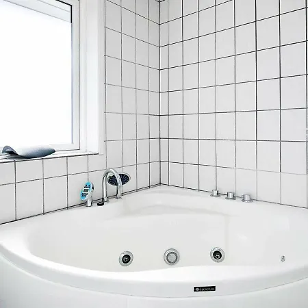 Semesterbostad Five-bedroom Holiday In Faaborg 1 Bøjden